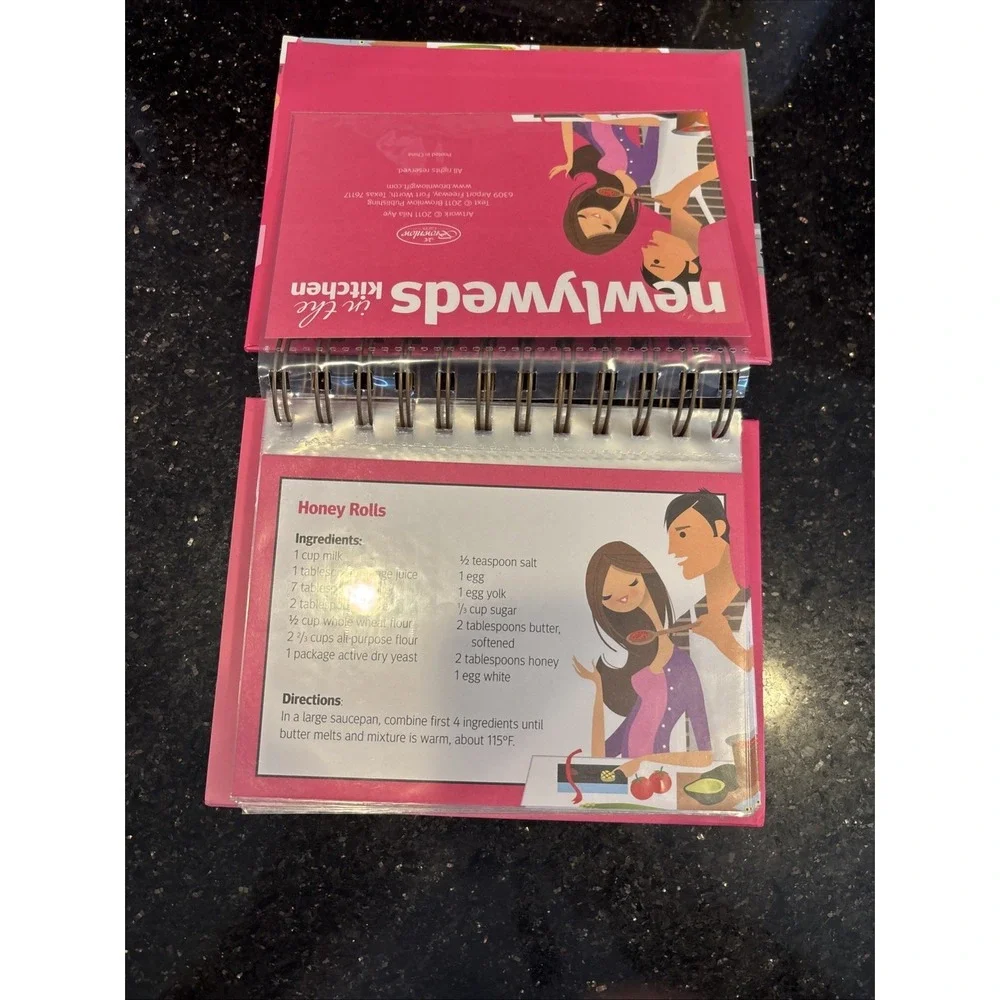 Newlyweds in the Kitchen:  Gourmet Recipes for Two-Recipes & Blank Cards